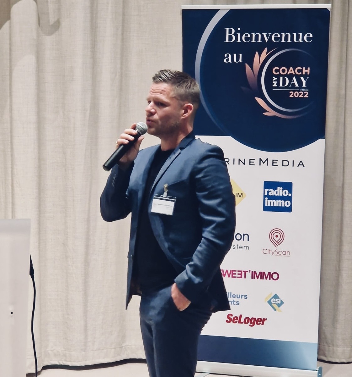 Sébastien Doussaint en intervention lors d'une conférence